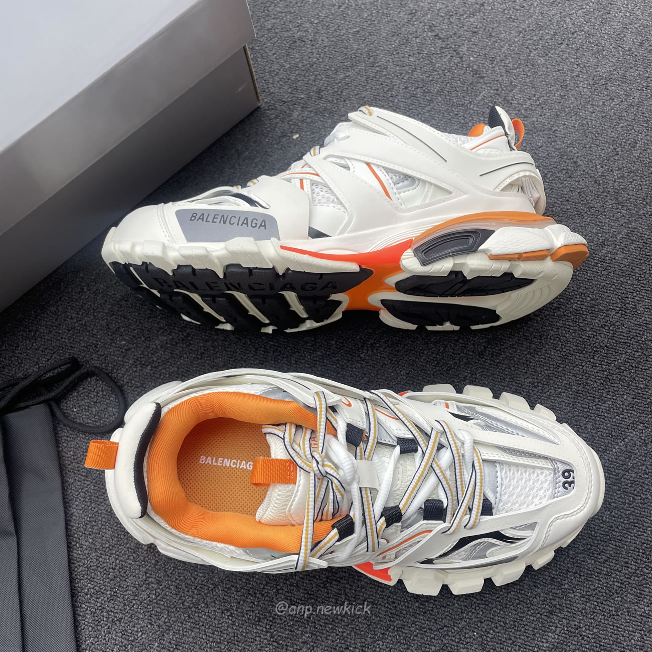 Balenciaga Track White Orange Womens 542436 W1gb1 9059 (6) - newkick.app